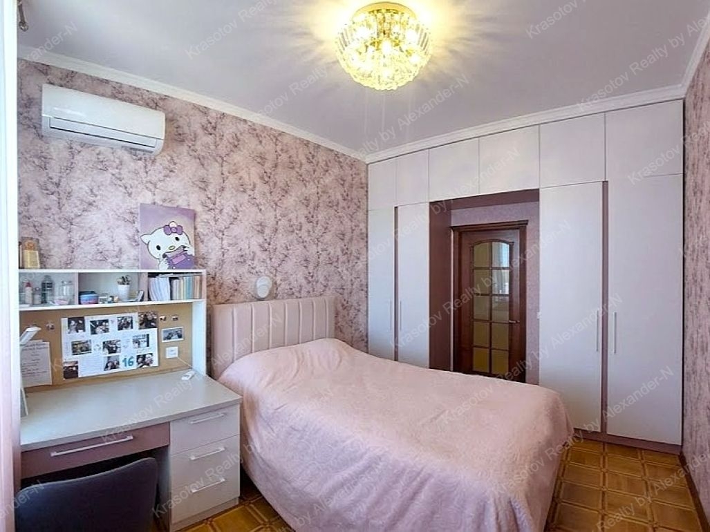 продажа многокомнатной квартиры номер A-174795 в Приморском районе, фото номер 32